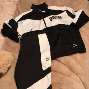 Womans Puma Sweatsuit